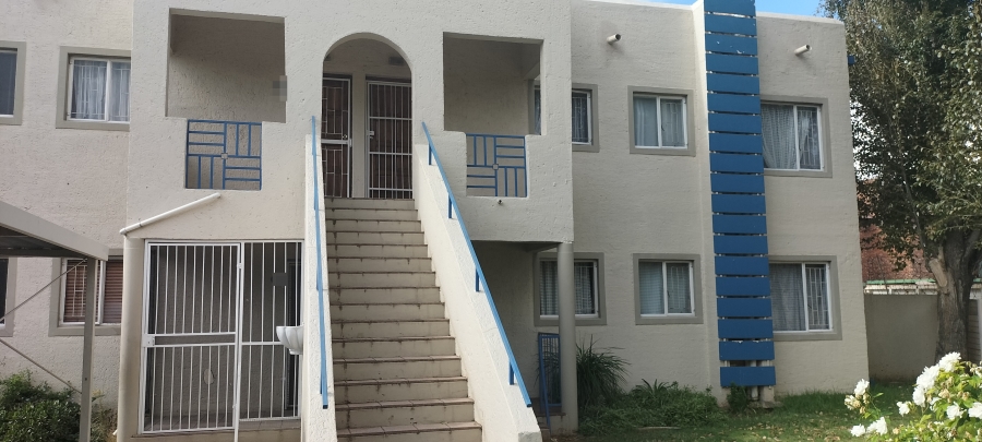 2 Bedroom Property for Sale in Langenhovenpark Free State